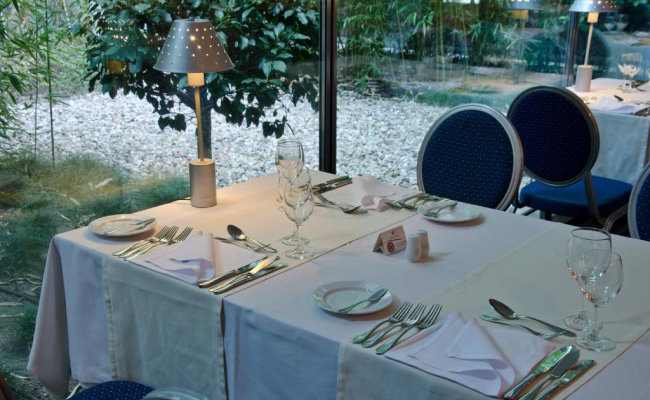 VIP Executive Arts Hotel
