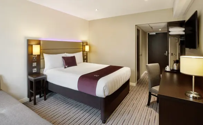 PREMIER INN EDINBURGH (PRINCES STREET)