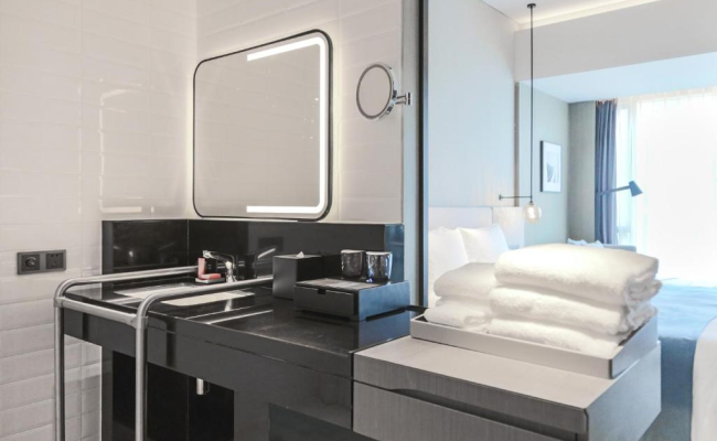 Crowne Plaza Shenzhen World Exhibition and Convention Center, an IHG Hotel