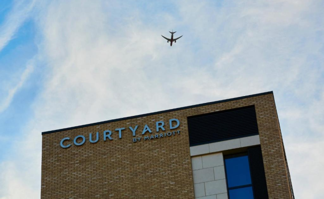 Courtyard by Marriott London City Airport