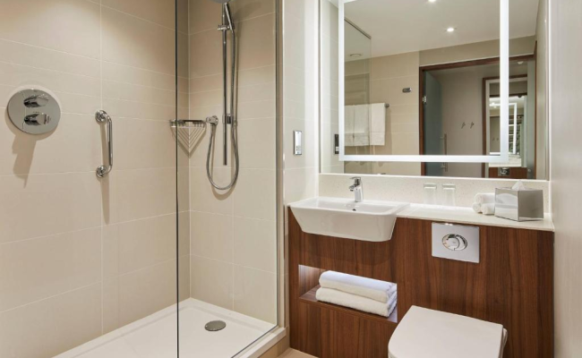 Courtyard by Marriott London City Airport