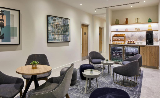 Courtyard by Marriott London City Airport