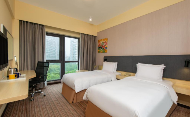 Holiday Inn Express Shanghai Putuo, an IHG Hotel