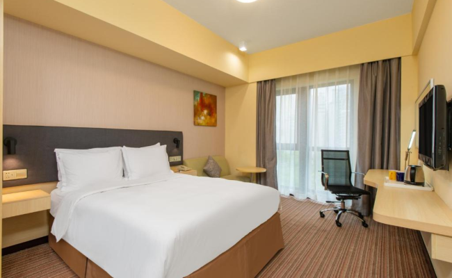 Holiday Inn Express Shanghai Putuo, an IHG Hotel