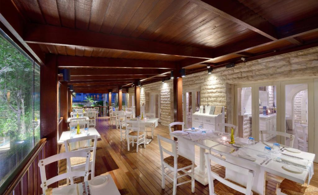 Majestic City Retreat Hotel