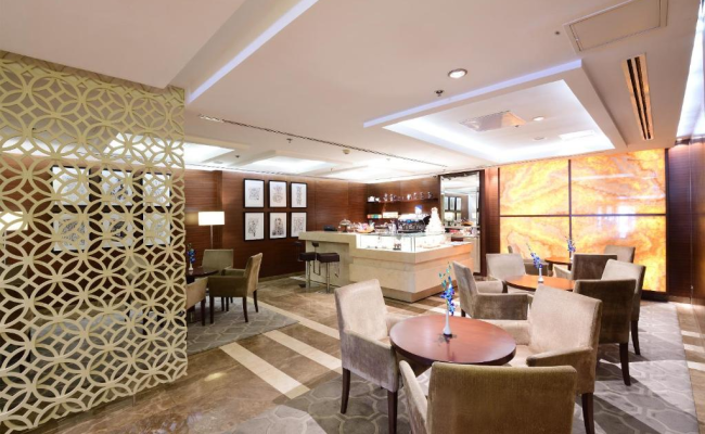 Majestic City Retreat Hotel
