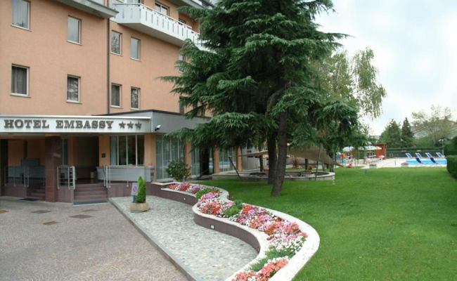 Hotel Embassy
