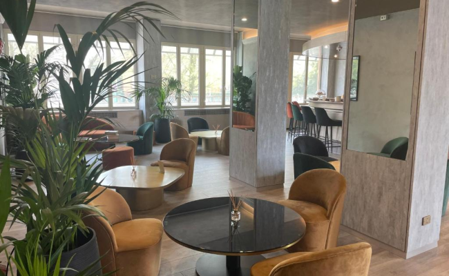 Hotel Embassy