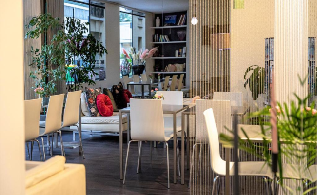 Hotel Glasgow Monceau by Patrick Hayat