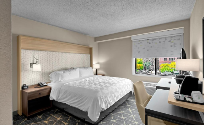 Holiday Inn Hotel & Suites Chicago - Downtown by IHG