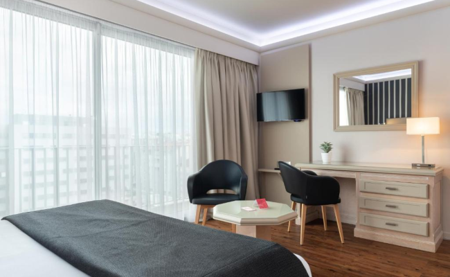 Hôtel Charlemagne by Happyculture