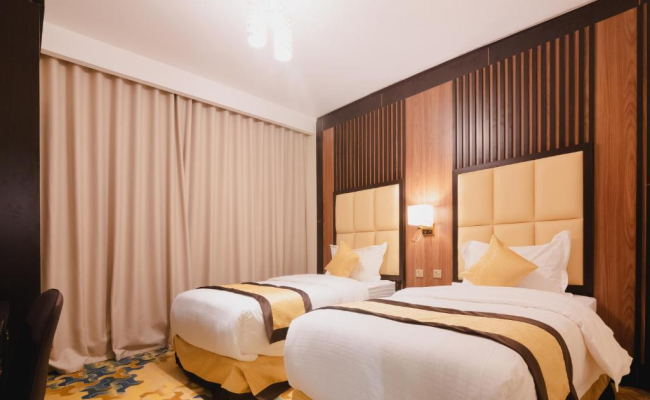 Golden Ship Hotel