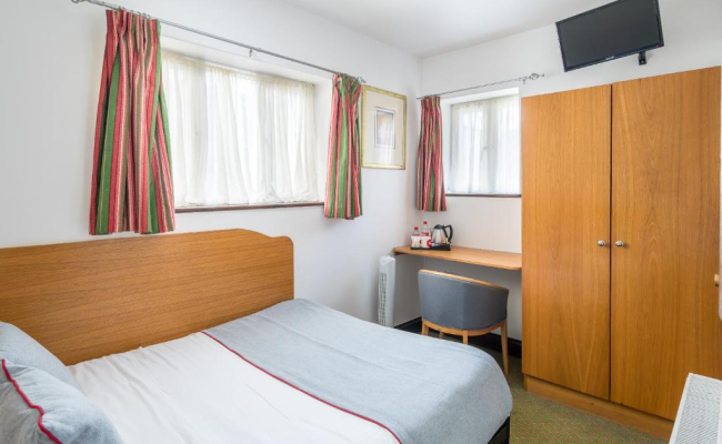 OYO Abbey Hotel, London Shepherd's Bush Market