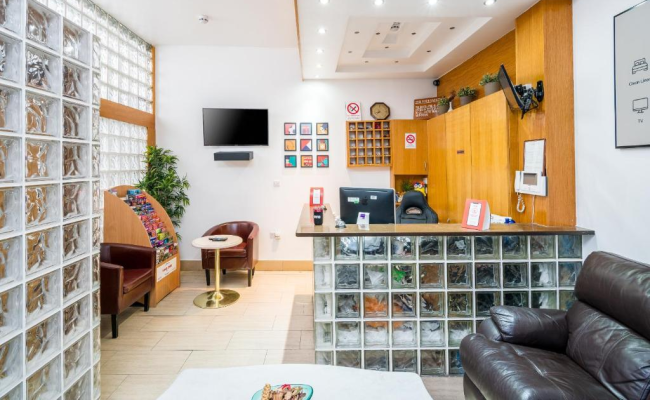 OYO Abbey Hotel, London Shepherd's Bush Market