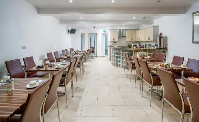 OYO Abbey Hotel, London Shepherd's Bush Market
