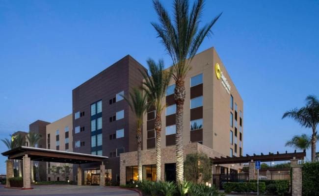 SunCoast Park Hotel Anaheim, Tapestry Collection by Hilton