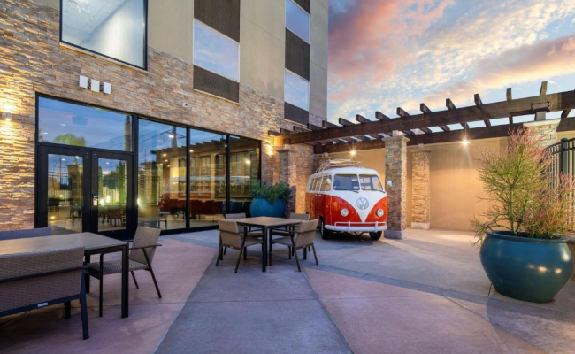 SunCoast Park Hotel Anaheim, Tapestry Collection by Hilton