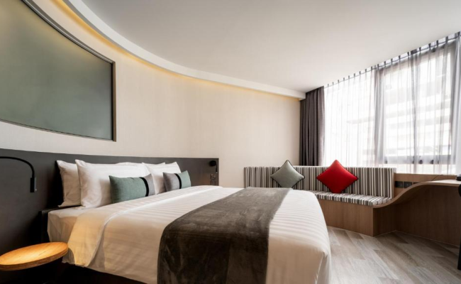 Seekers Finders Rama IV Hotel SureStay Collection by BW