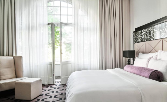 Roomers Berlin Steinplatz, Autograph Collection