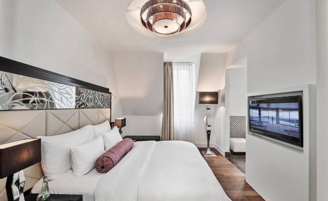 Roomers Berlin Steinplatz, Autograph Collection