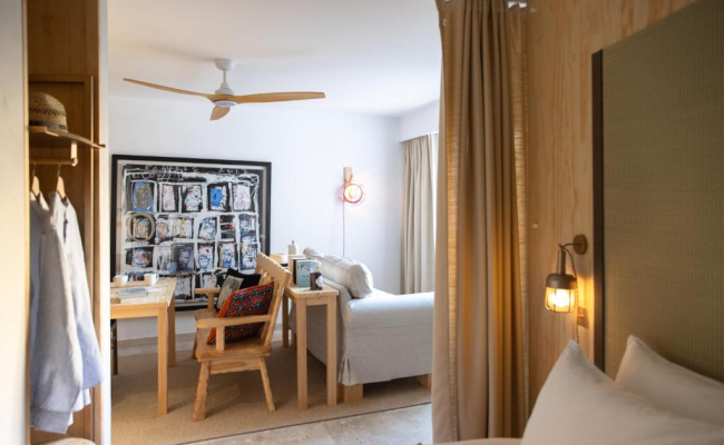 MOB HOTEL Cannes