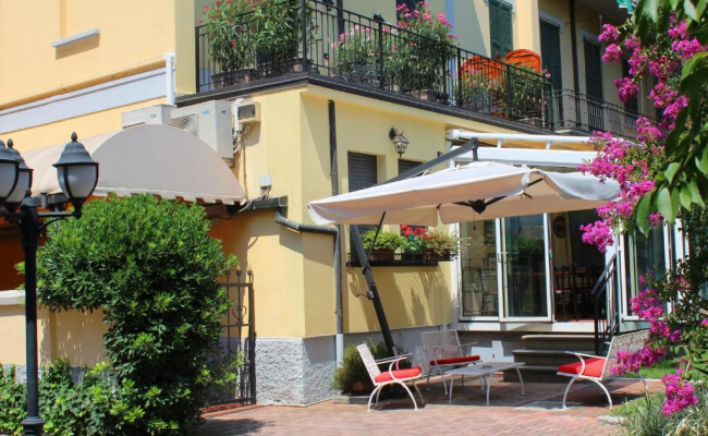 Hotel Charly
