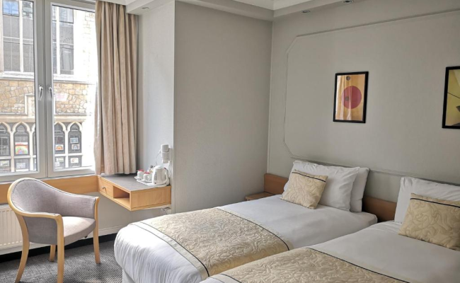 Lancaster Hall Hotel