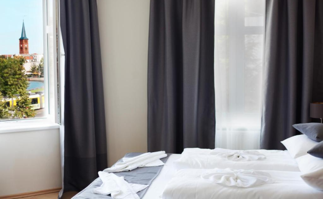Hotel Bett Und Buch