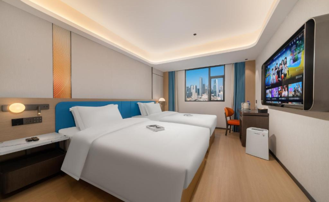 Warm Yes Hotel