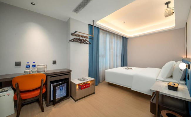 Warm Yes Hotel
