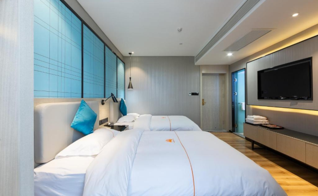 Warm Yes Hotel