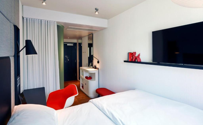 citizenM London Victoria Station