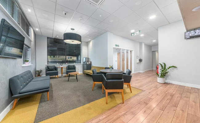 HQ Aparthotel Farnborough