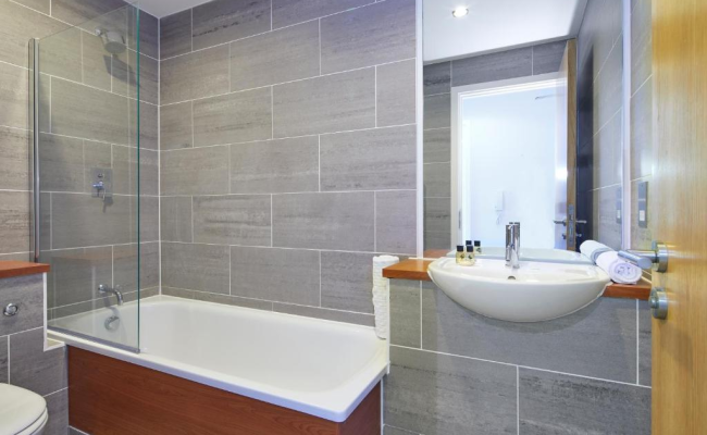 HQ Aparthotel Farnborough