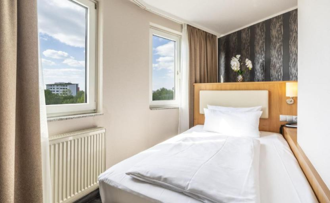 PLAZA INN Stuttgart Airport Messe