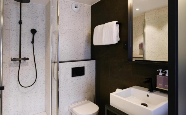 TRIBE Paris Batignolles