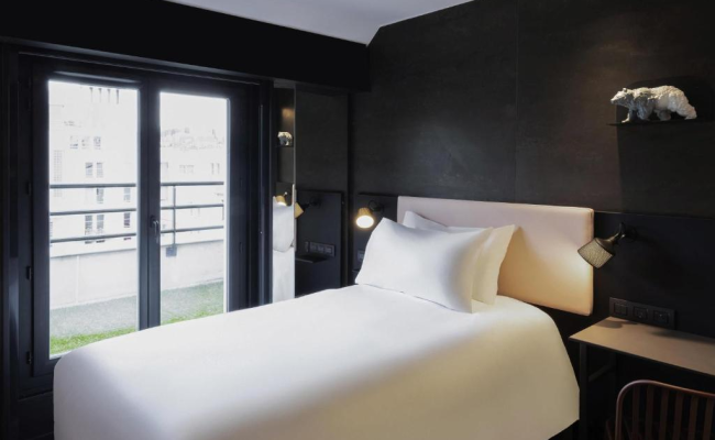 TRIBE Paris Batignolles