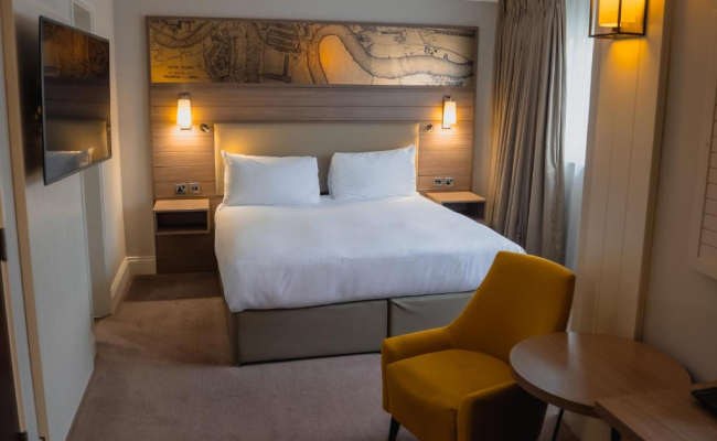 a&o London Docklands Riverside