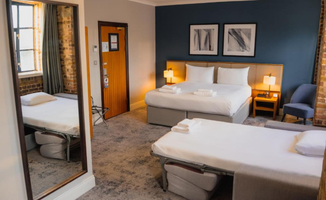 a&o London Docklands Riverside