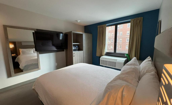 Holiday Inn Express & Suites Bronx - Zoo Area by IHG