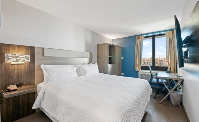 Holiday Inn Express & Suites Bronx - Zoo Area by IHG