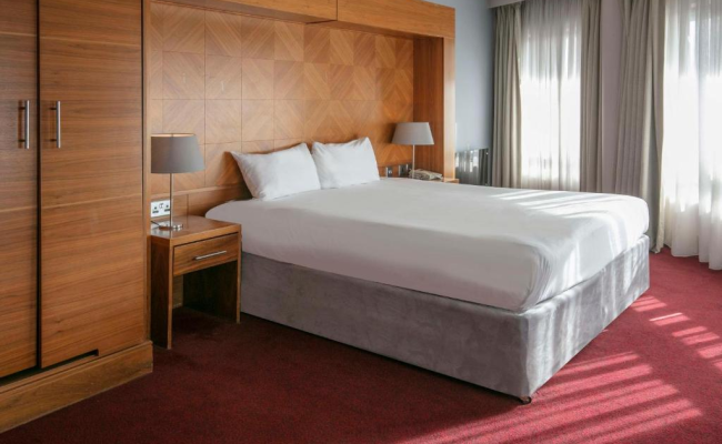 The Crown London Hotel, Cricklewood North West London, WorldHotels Distinctive