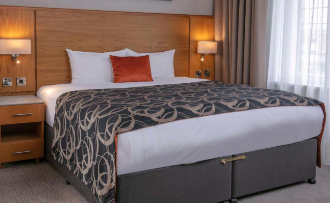 The Crown London Hotel, Cricklewood North West London, WorldHotels Distinctive