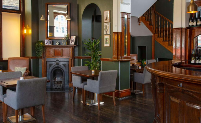 The Crown London Hotel, Cricklewood North West London, WorldHotels Distinctive