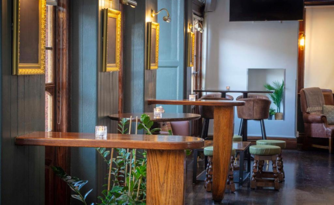 The Crown London Hotel, Cricklewood North West London, WorldHotels Distinctive