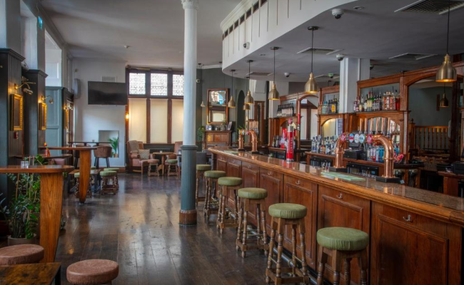 The Crown London Hotel, Cricklewood North West London, WorldHotels Distinctive