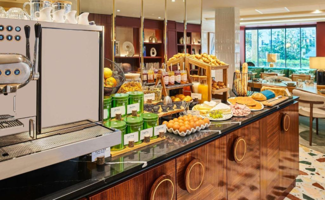 Mercure Paris Butte Montmartre Basilique