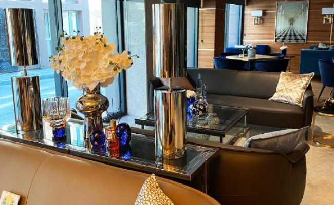 Lady Diana Hotel