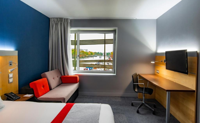 Holiday Inn Express Paris-Canal De La Villette by IHG