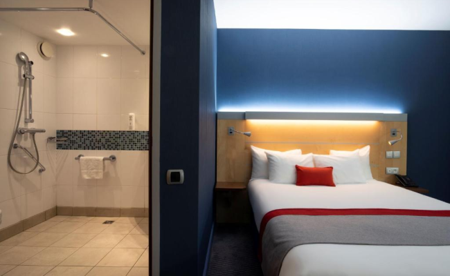 Holiday Inn Express Paris-Canal De La Villette by IHG